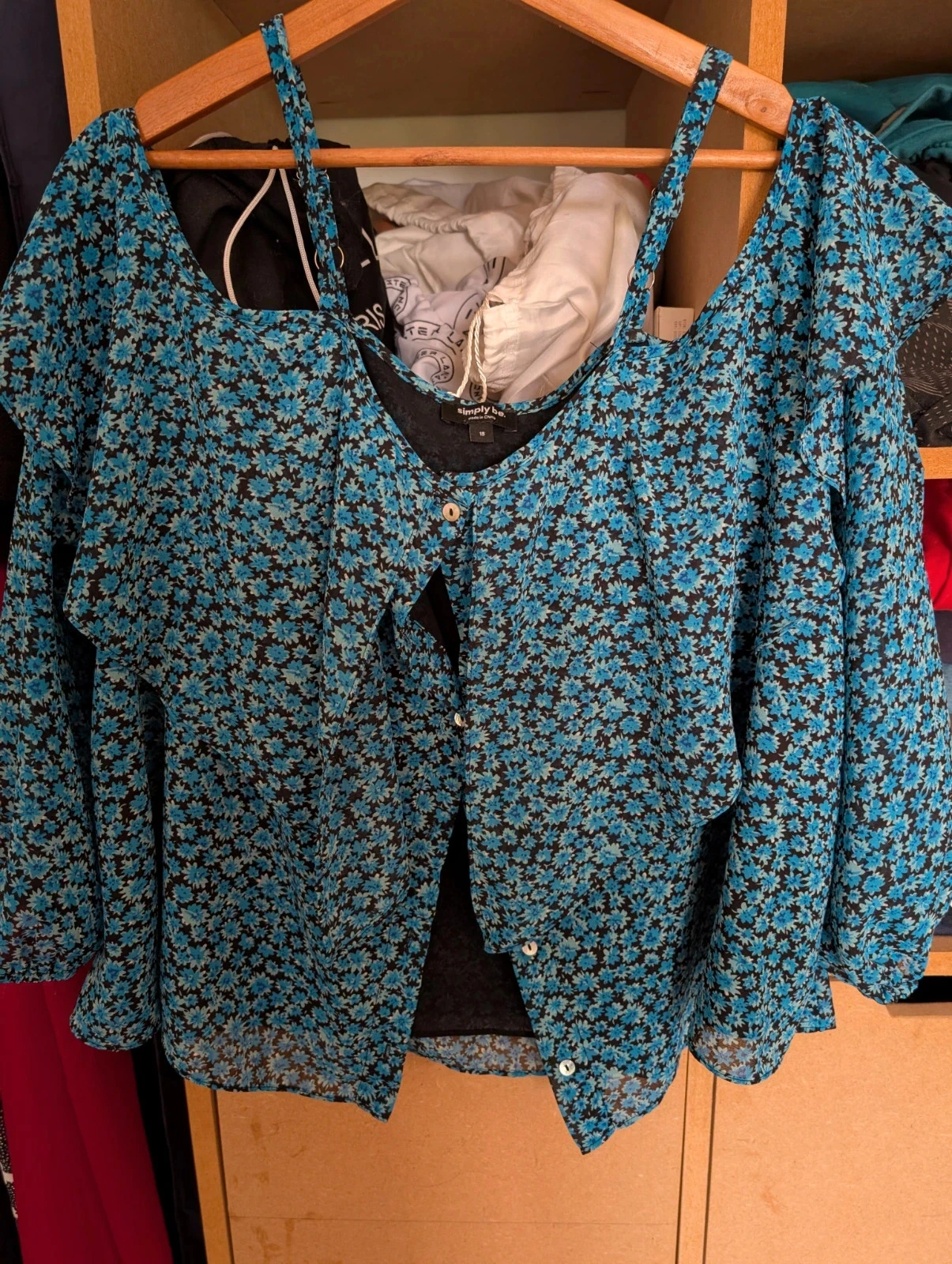 Flowy blouse with off-the-shoulder – photo 2